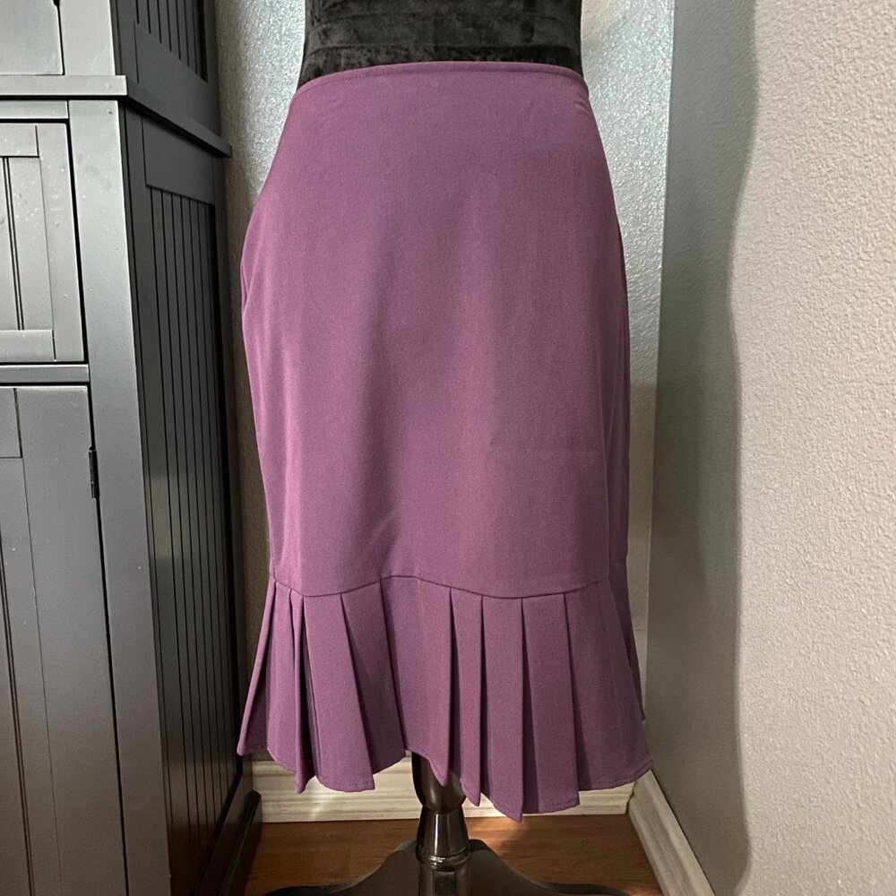 Sag Harbor Pencil Skirt Size 10P Pleated Hem Career Modest Retro Office Business